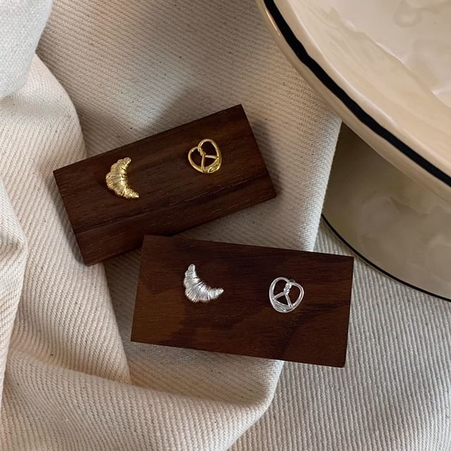 Stud Ear Pastry Metallic