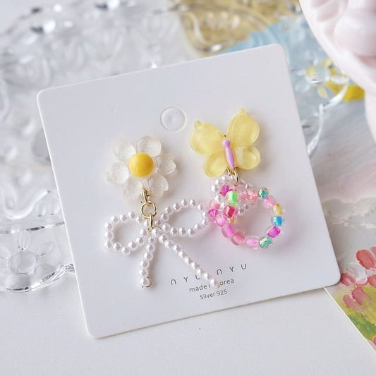 Drop Earring / On Flower Beaded Clip Asymmetrical