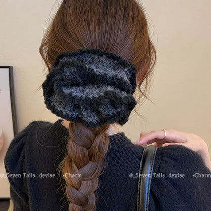Trim Contrast Scrunchie Knit