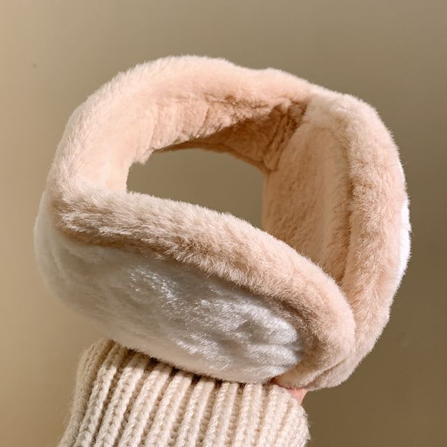Fluffy Earmuffs Contrast Trim