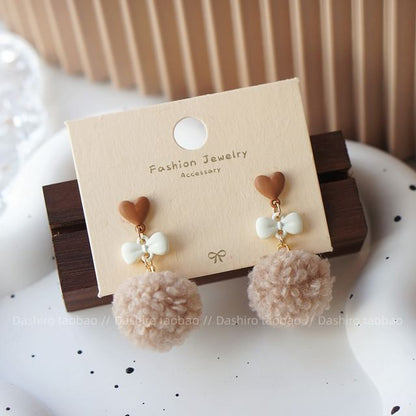 Drop / On Pom Heart Clip Earring