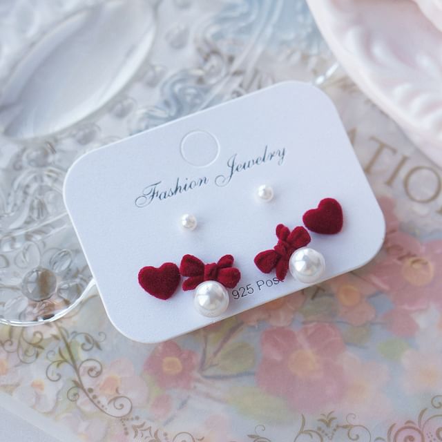 Pairs: Pearl of Faux Set Earring 3 Bow Stud Asymmetrical