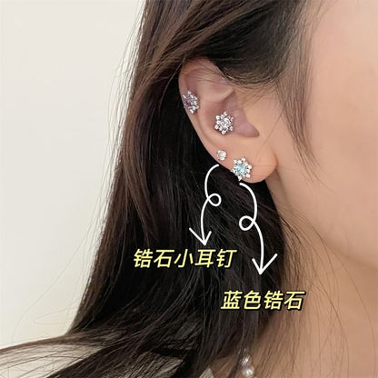 Rhinestone Snowflake Stud Earring