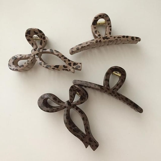 Leopard Claw Print Acrylic Hair