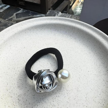 Faux Flower Hair Pearl Tie