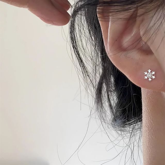 Snowflake Alloy Earring Barbell