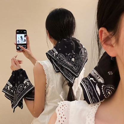 Print Paisley Square Scrunchie