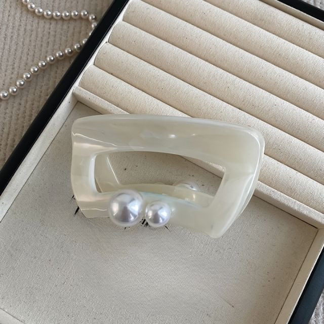 Acrylic Pearl Faux Hair Claw