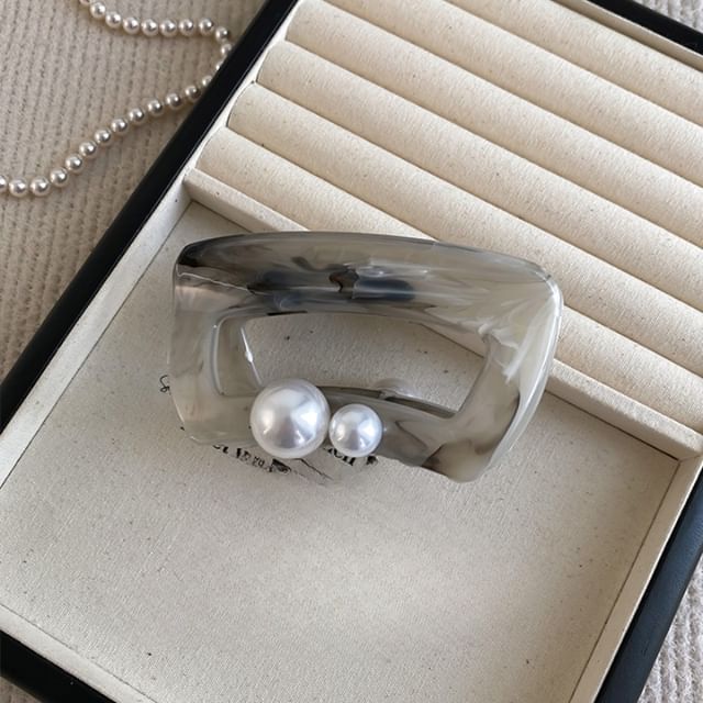 Acrylic Pearl Faux Hair Claw