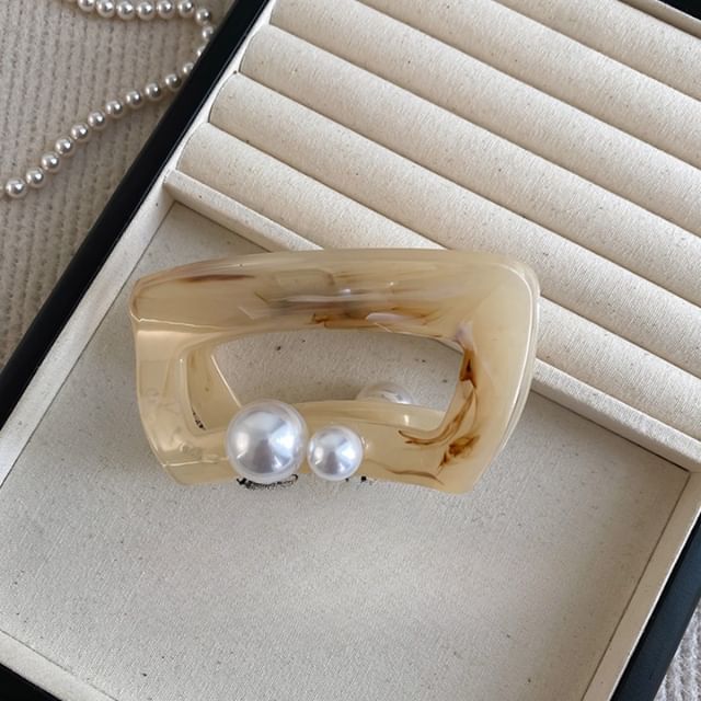 Acrylic Pearl Faux Hair Claw