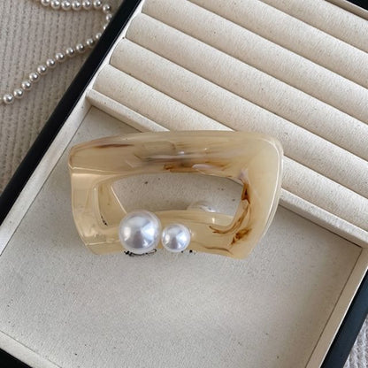 Acrylic Pearl Faux Hair Claw
