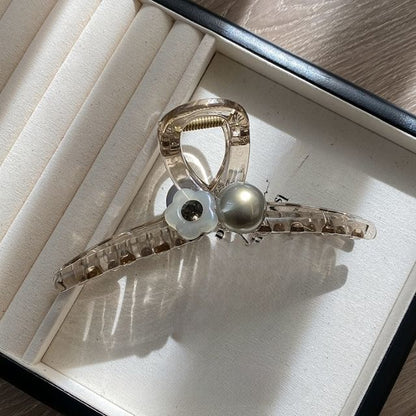 Pearl Acrylic Hair Faux Claw Flower