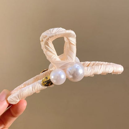 Faux Hair Pearl Claw