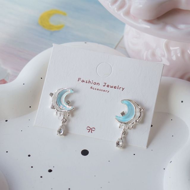 Asymmetrical Earring Stud