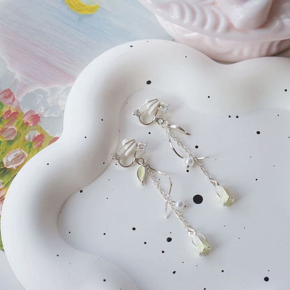 / Dangle Earring On Clip Tulip