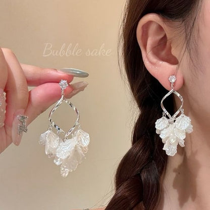 Rhinestone Shell Chandelier Earring