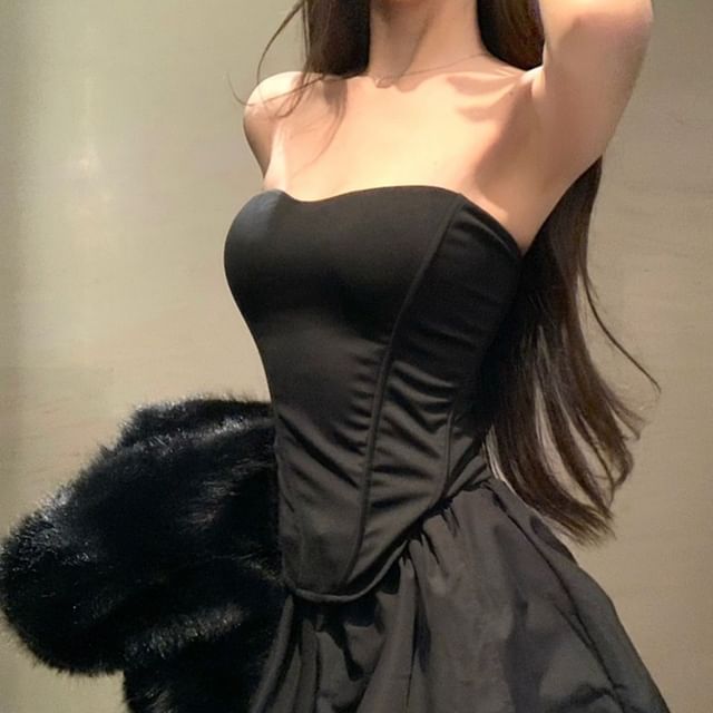 Plain Crop Tube Top / High Waist Mini A-Line Skort / Fluffy Open Front Jacket