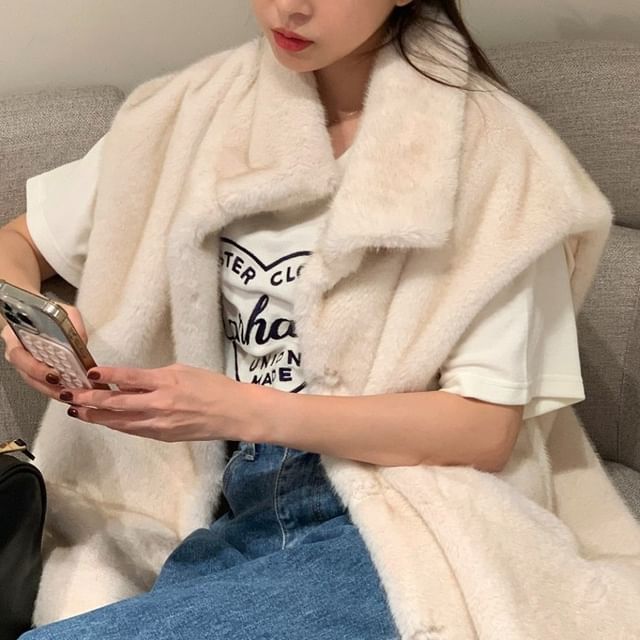 Faux Fur Collared Button-Up Vest