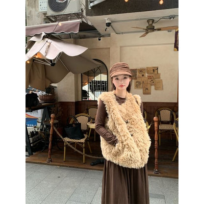 Faux Fur Vest / Long-Sleeve Top / High Rise Maxi A-Line Skirt