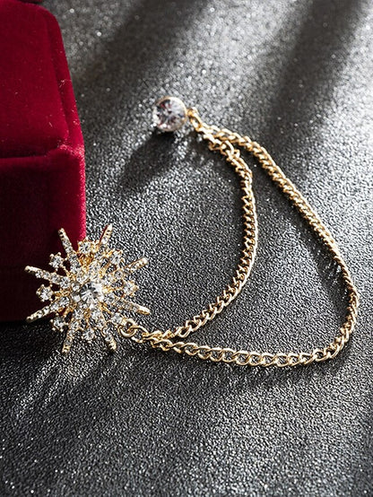 Stylish Gold Crystal Pin with Chains Star – Lapel Elegant