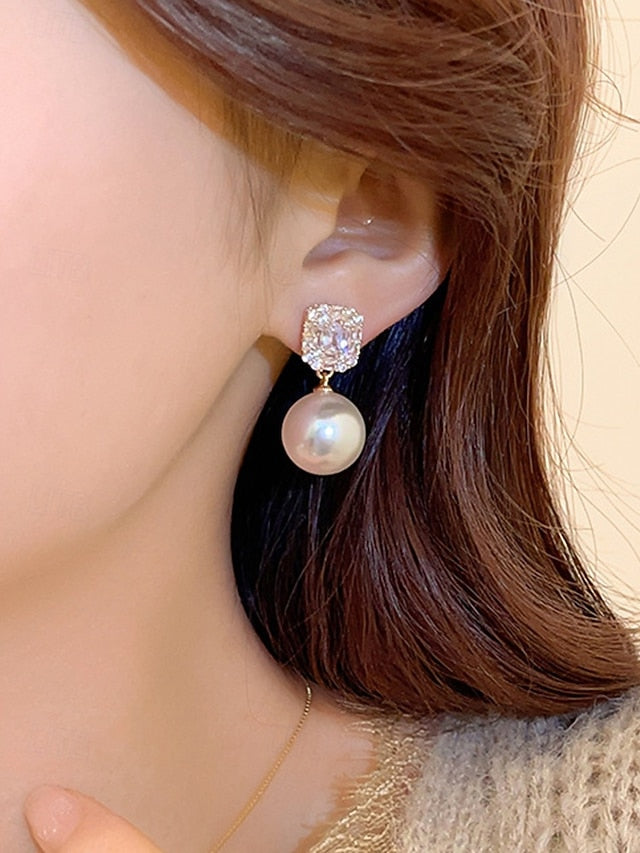 Women's Crystal Rhinestone Pearl Earrings - Gold Statement