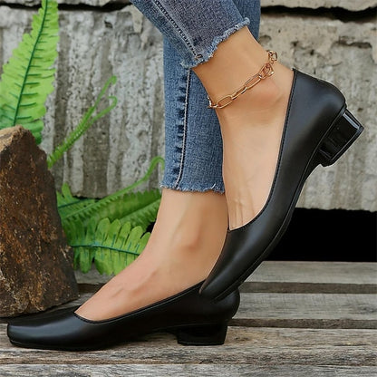 – Black Low Classic Toe Women's Heel Round Slip-On Pumps