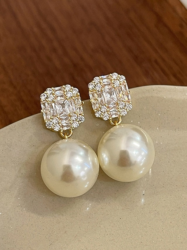 Women's Crystal Rhinestone Pearl Earrings - Gold Statement