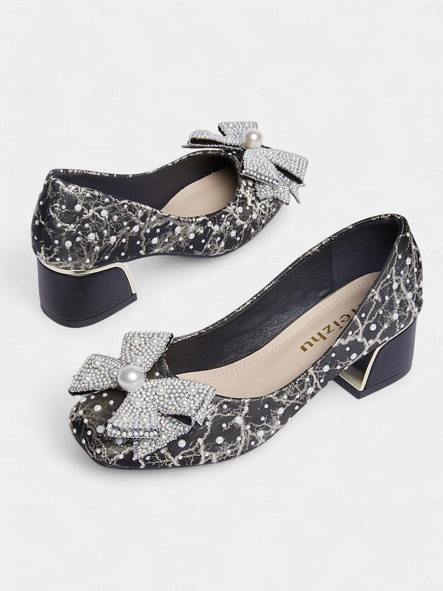 Gold Pumps Black Pearl-Embellished – Detail with Bow and