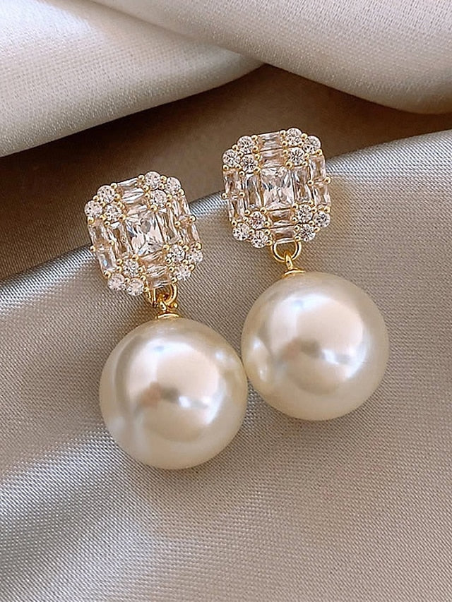 Women's Crystal Rhinestone Pearl Earrings - Gold Statement