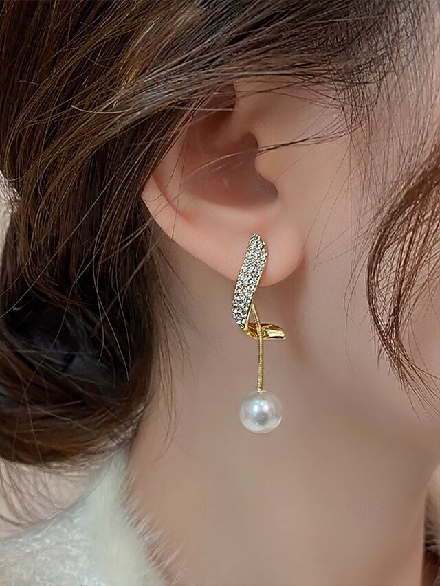 Gold-Plated Crystal – with Elegant Detailing Pearl Earrings