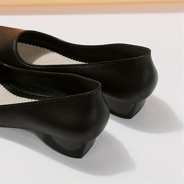 – Black Low Classic Toe Women's Heel Round Slip-On Pumps